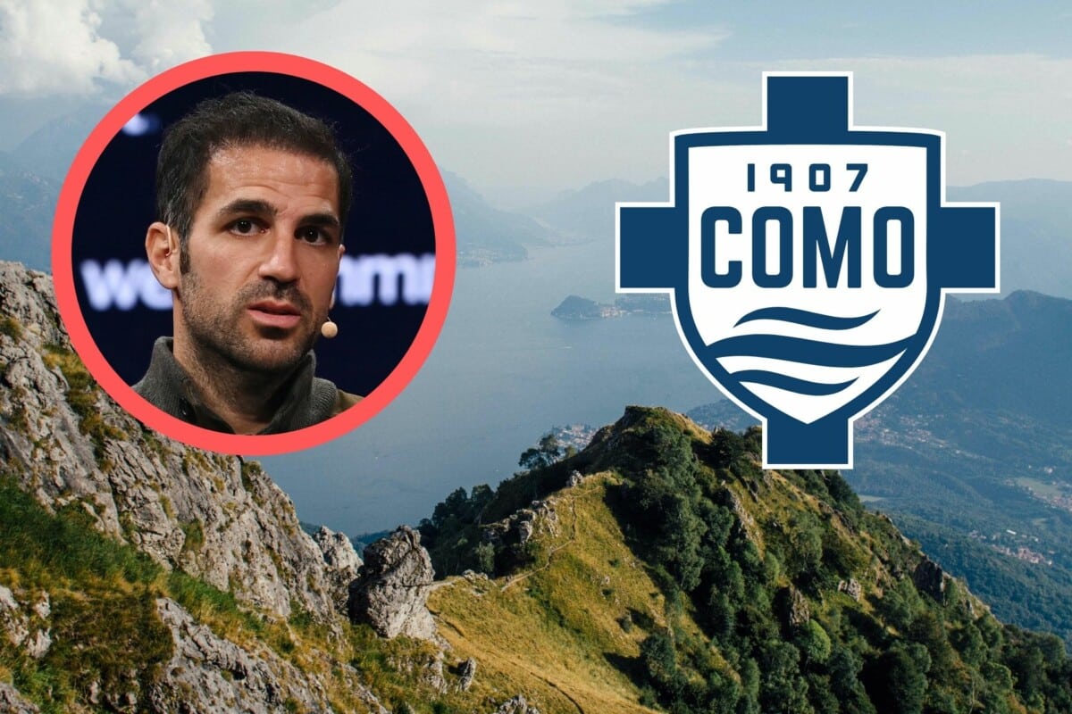 Logo Como 1907 i sylwetka Cesca Fabregasa na tle malowniczych gór oraz jeziora Como