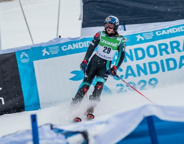 Lara Colturi podczas slalomu w Soldeu 2024, zawody Pucharu Świata w Andorze, numer startowy 29, zimowy sport kobiecy.