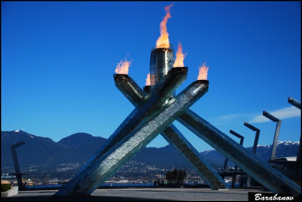 Zdjęcia znicza zimowych igrzysk olimpijskich w Vancouver z 2010 roku