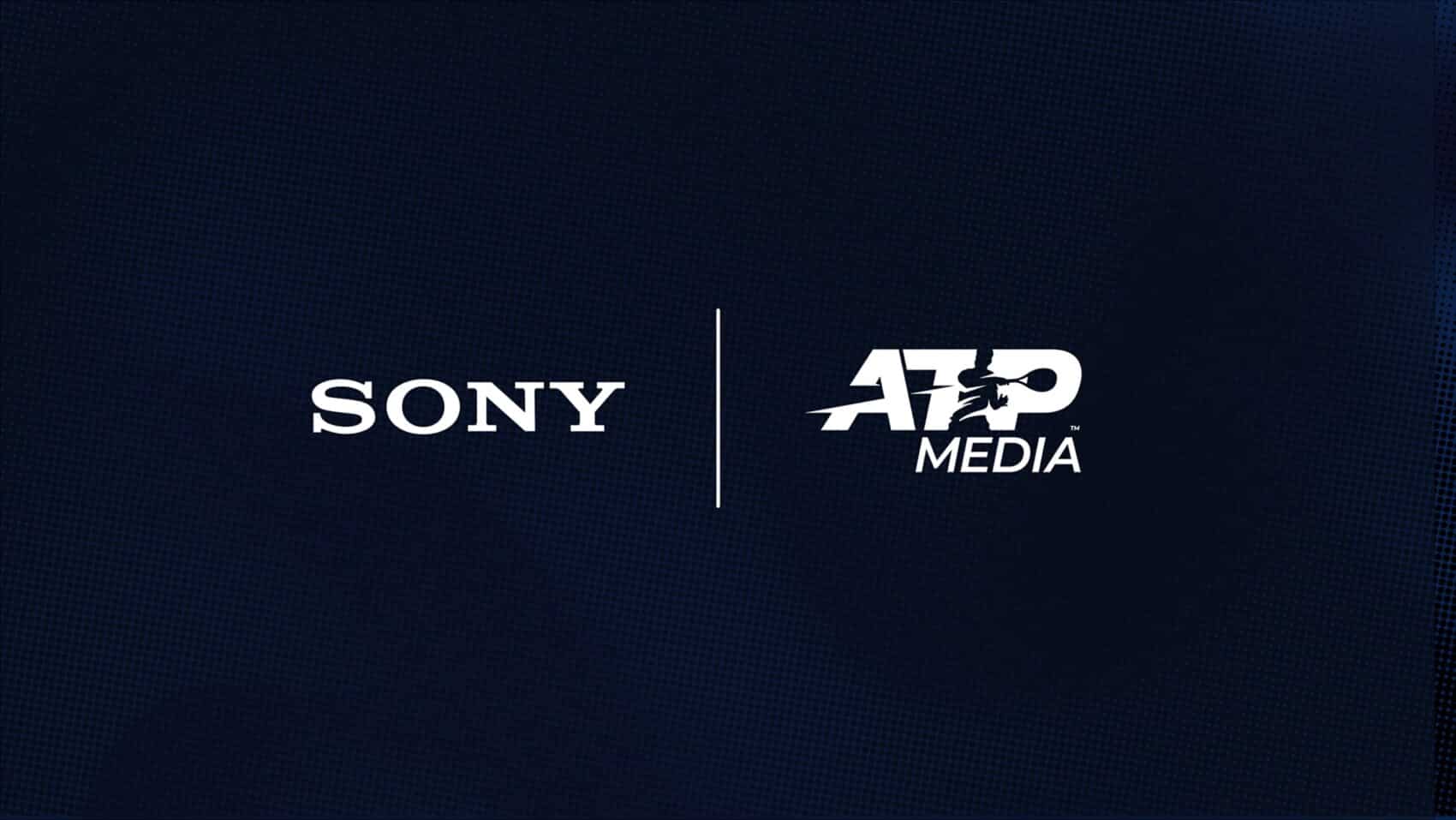 Logo Sony obok logo ATP Media na ciemnym tle, symbolizujące strategiczne partnerstwo technologiczne w branży sportowej.