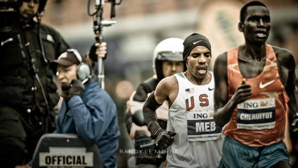 ING - 2009 NYC Marathon i biegacze (od lewej): Meb Keflezighi i Robert Kipkoech Cheruiyot