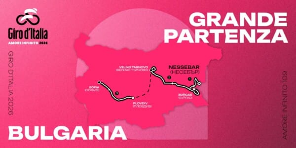 Mapa pierwszych etapów Giro d’Italia 2026 w Bułgarii (Grande Partenza) z trasą przez Sofię, Płowdiw, Wielkie Tyrnowo, Burgas i Nesebyr na różowym tle z logo wyścigu.